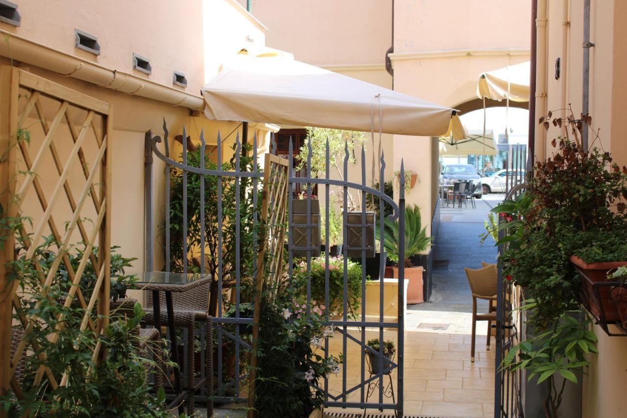 Blackstone Apartment Varazze Exterior foto